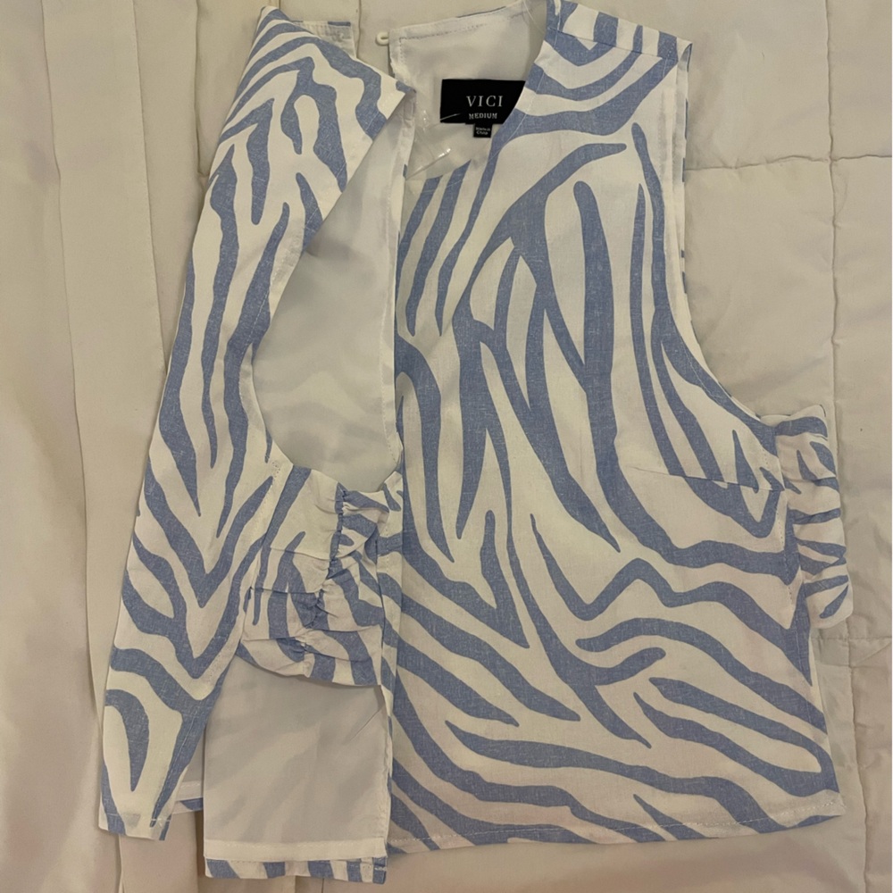 Vici Blue and White Zebra Print Crop Top - Picture 2 of 3